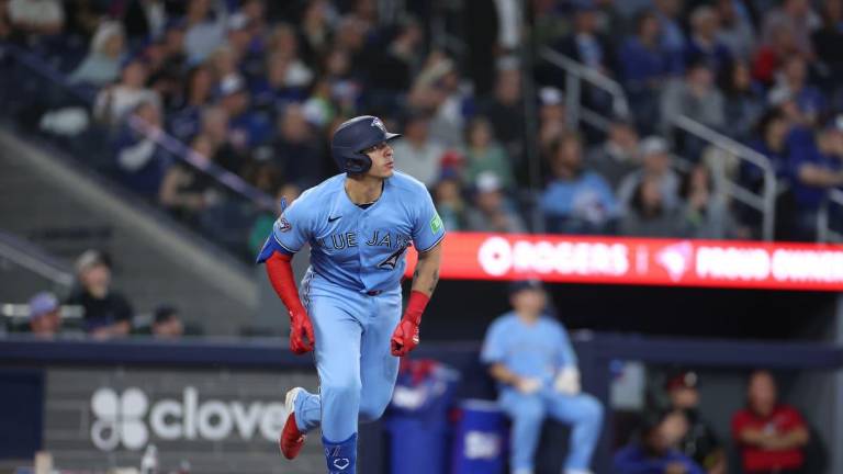 El receptor mexicano conectó su segundo jonrón de la temporada y fue clave en la victoria 8-1 sobre Boston.