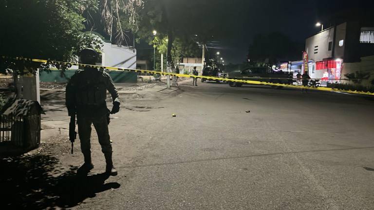 El hecho se reportó en el cruce de las calles Islas Fijis y Mar de Coral, frente a un parque del sector.