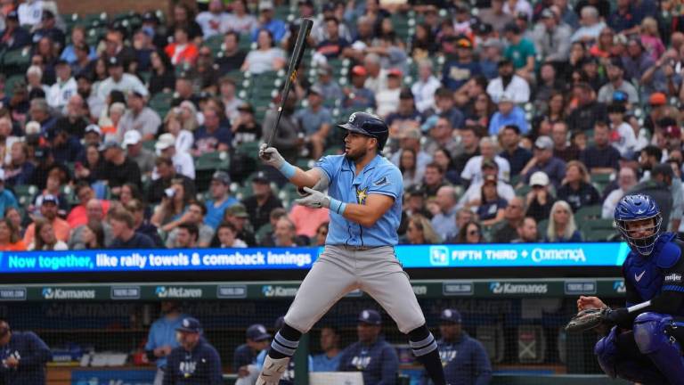 Jonathan Aranda llegó a 16 jonrones para los Rays en la temporada.