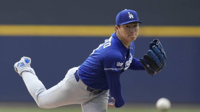 Yoshinobu Yamamoto guía a Dodgers en Milwaukee.