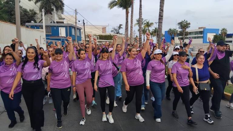 El evento reunió a funcionarios municipales, regidoras, empresarias y población, pero sin presencia visible de organizaciones civiles o colectivos feministas.