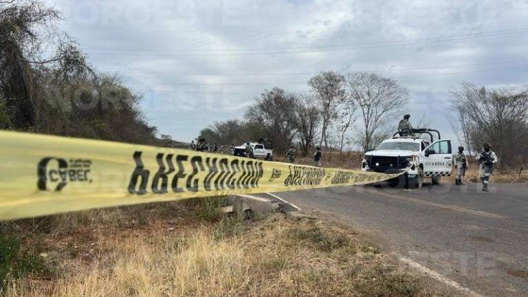 Encuentran a un hombre asesinado y emplayado en la carretera hacia Imala.