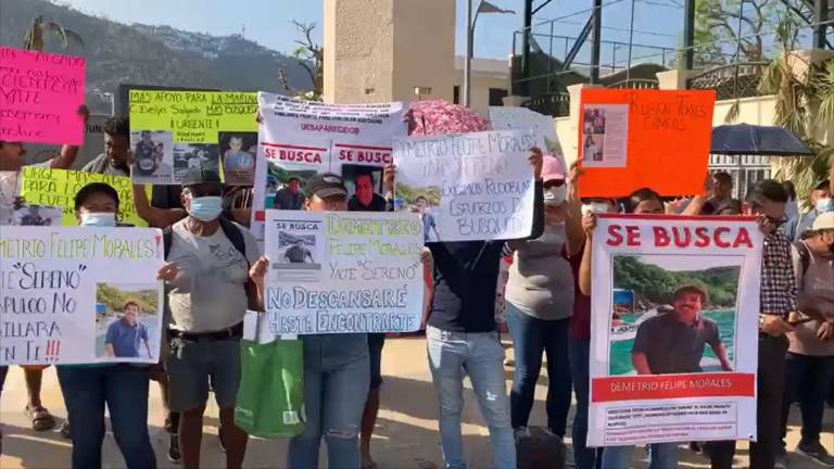 Familiares de desaparecidos por Otis protestan en Acapulco; Marina acepta incluirlos en búsquedas