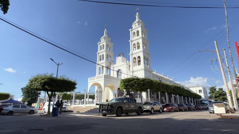 En la parroquia de San Francisco de Asís, en Navolato, llegó Samira, una menor de 14 años con una herida por una bala perdida.