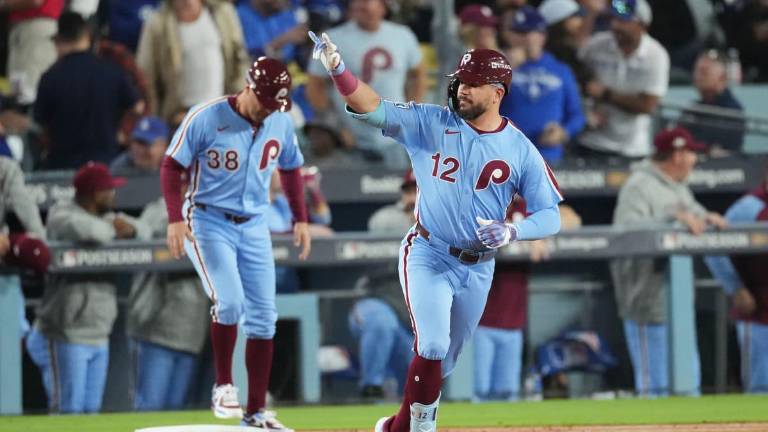 Los Filis evitan la eliminación.