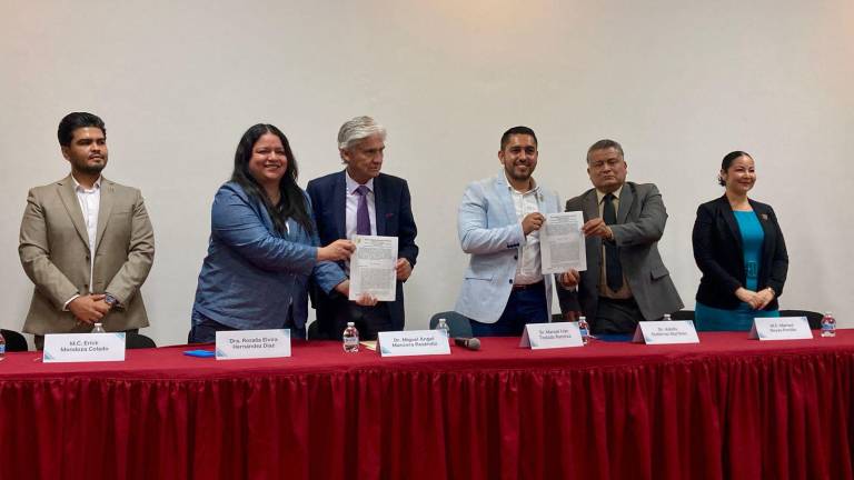 Representantes de Cogomaz y la UAS firmaron el convenio de vinculación que marca un precedente nacional en la práctica ginecológica.