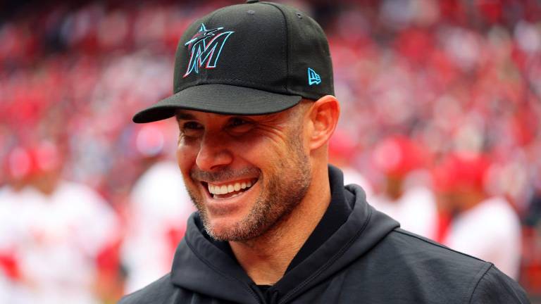 Skip Schumaker toma el timón de Rangers.