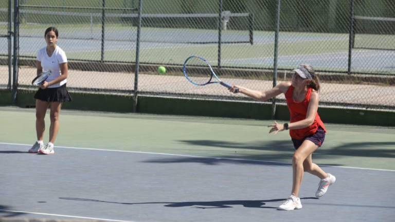 Las canchas del Colegio Montfort tendrán actividad con la celebración del Torneo de Tenis “Bajo Techo 2022”.