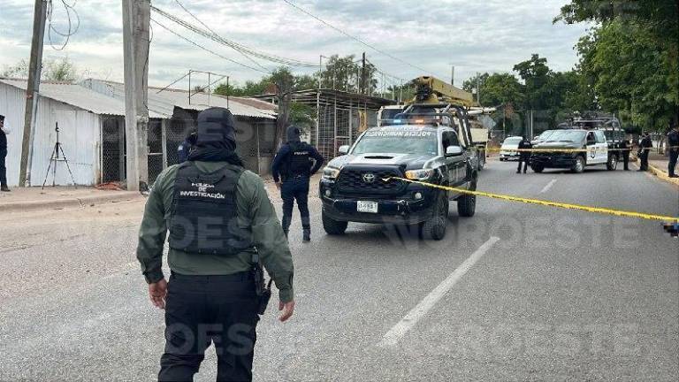Policías resguardaron la zona del ataque registrado este miércoles en Aguaruto.