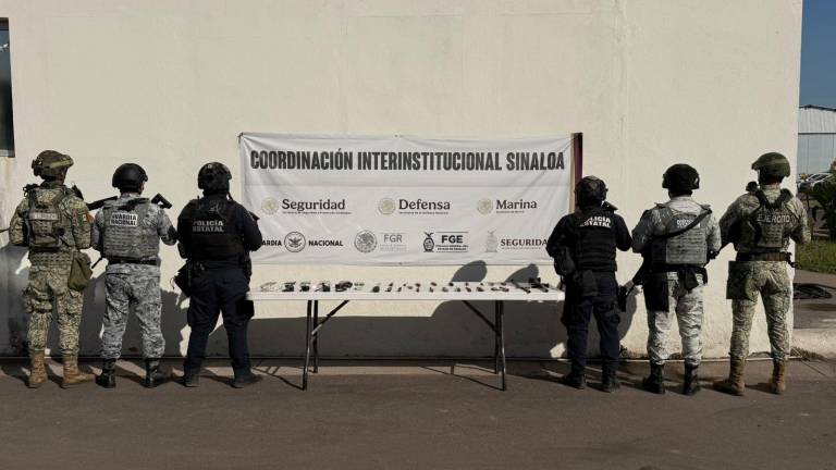 Autoridades aseguraron celulares y armas improvisadas durante la revisión en el penal de Aguaruto.