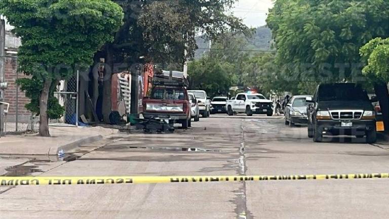 Vivienda en la colonia La Amistad donde un hombre perdió la vida tras una agresión a balazos y posterior incendio.