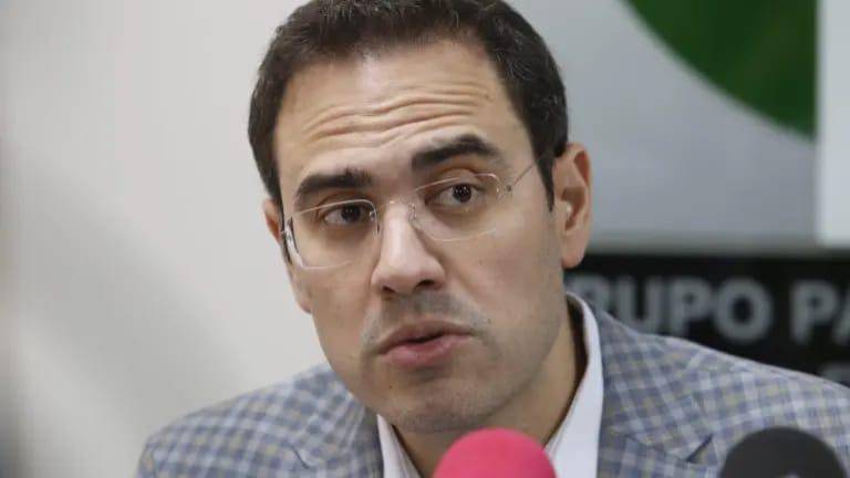 Bernardino Antelo Esper solicitó licencia para dejar el cargo como Diputado local por el PRI por temas de salud.
