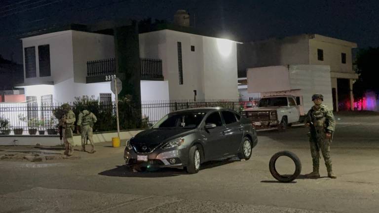 El vehículo cuenta con reporte de robo.