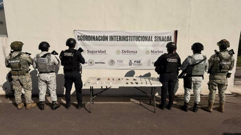 Fuerzas de seguridad aseguraron un celular, 16 objetos punzocortantes y cargadores en una revisión en Aguaruto.