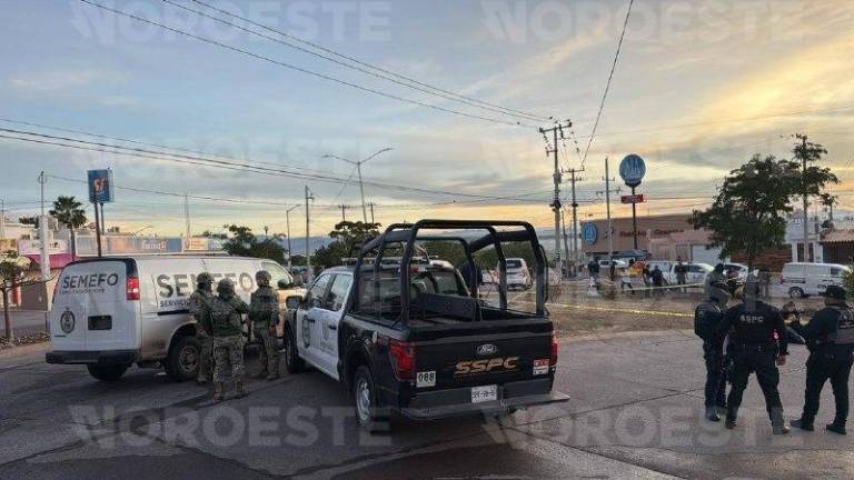 El cuerpo fue localizado sobre el Bulevar Santa Fe, frente a una secundaria