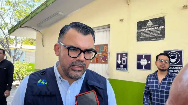Cristopher Jonathan Cruz Magaña, Jefe e la Jurisdicción Sanitaria 5, que cubre Mazatlán.