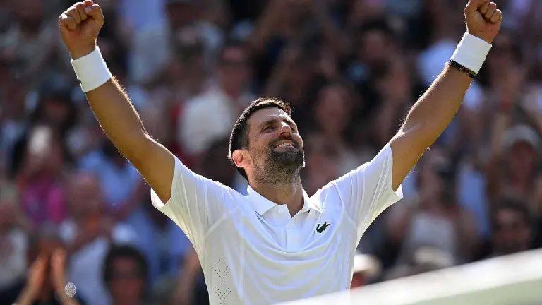 Novak Djokovic persigue su octava corona en Wimbledon en esta edición.
