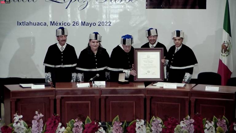 Recibe Ignacio López Tarso Doctorado Honoris Causa en Artes y Humanidades