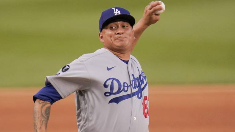 Víctor González ya podrá volver a lanzar con los Dodgers de Los Ángeles, al dejar la lista de lesionados.