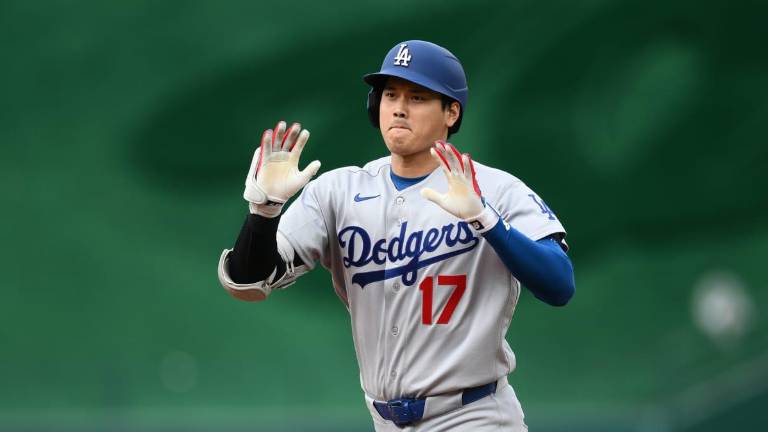 Shohei Ohtani pega jonrón solitario.