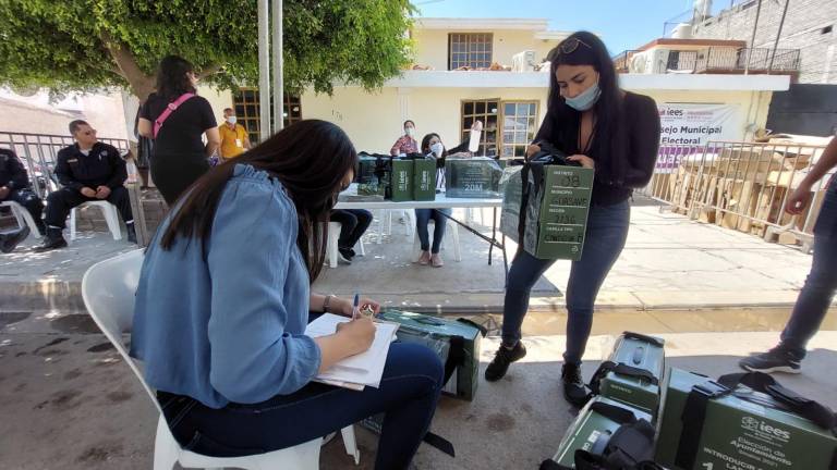 En Guasave, esperan alrededor de 100 paquetes electorales que no han llegado al Consejo