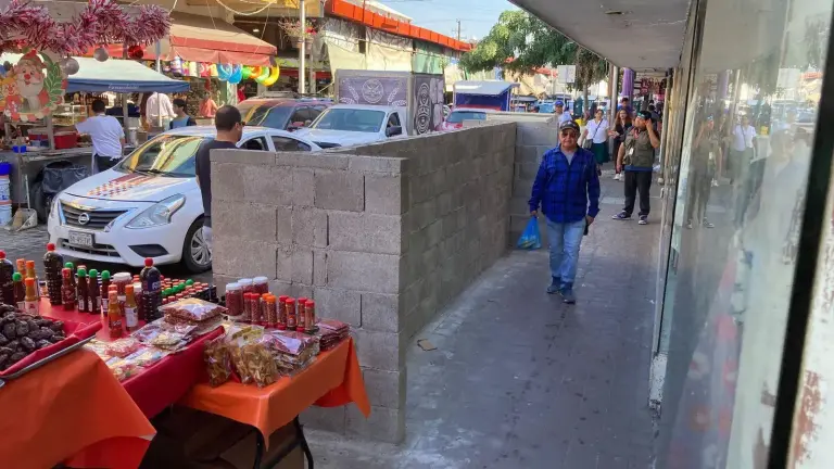 La Alcaldesa Estrella Palacios explicó que las obras en la calle Leandro Valle forman parte del proyecto de electrificación del Mercado Municipal José María Pino Suárez.