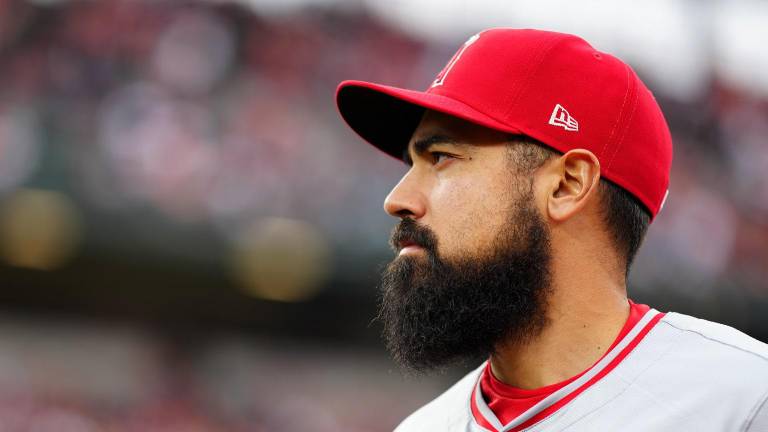 Anthony Rendón ha jugado muy poco con los Angelinos debido a múltiples lesiones.