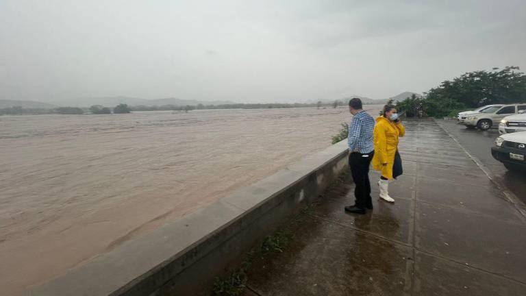 El Río Baluarte desbordó el lunes.