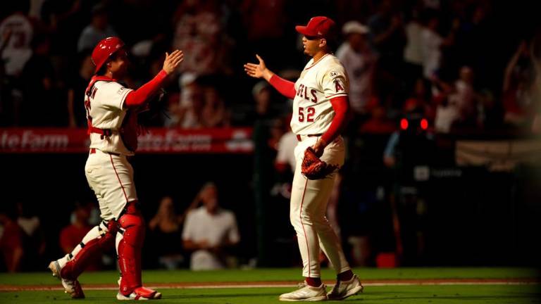 El mexicano Sammy Natera Jr. se acreditó su tercer rescate de la temporada.