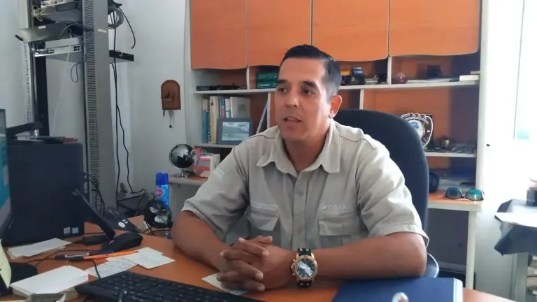 Luis Alberto Torres Alarcón, encargado del Observatorio Meteorológico en Mazatlán.