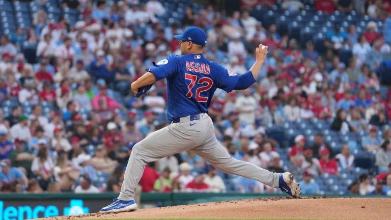 Javier Assad fue severamente castigado por los Filis, quienes le anotaron en nueve ocasiones.