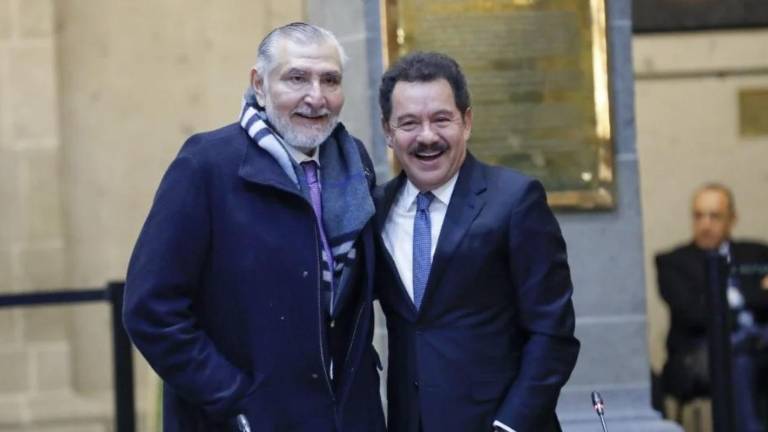 Adán Augusto López Hernández dejó el domingo la coordinación de Morena en el Senado de la República.