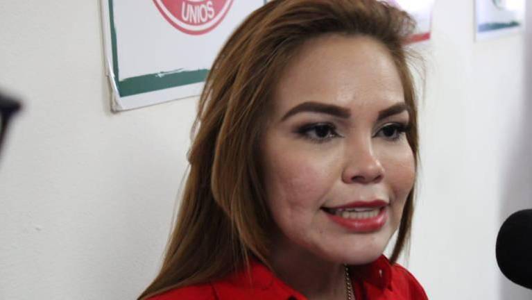 Paola Gárate, dirigente del PRI en Sinaloa, pide que el Gobernador Rubén Rocha Moya deje de usar seguridad.
