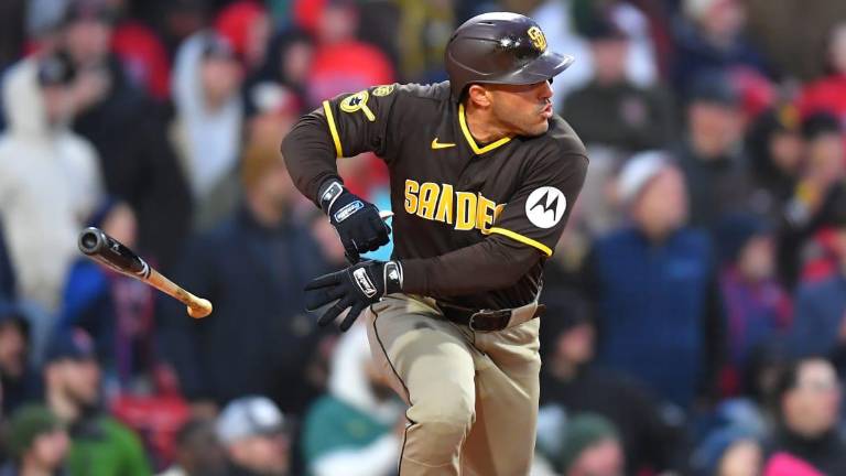 Ramón Laureano llevó a los Padres a la victoria en Fenway Park.