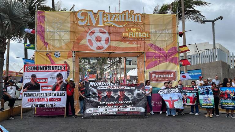 lLos manifestantes se reunieron en Olas Altas para exigir la liberación de Dagoberto y Cuauhtémoc, así como denunciar presuntas irregularidades en el proceso judicial.