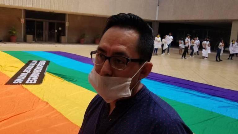 Por su trabajo a favor de la comunidad LGBTTTIQ+ en Sinaloa, Tiago Ventura se hace acreedor al Premio Estatal de Derechos Humanos otorgado por la CEDH.