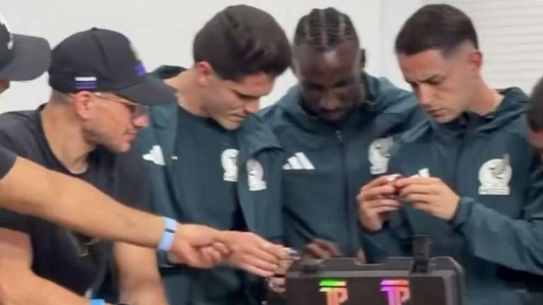Los relojes fueron regalados tras el partido ante Ecuador.