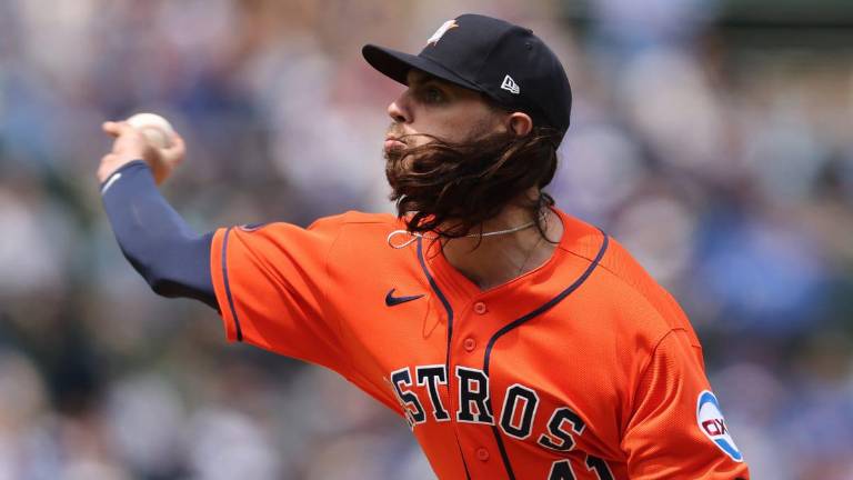 Arrighetti escapa de apuros y guía triunfo de Astros en Wrigley Field.