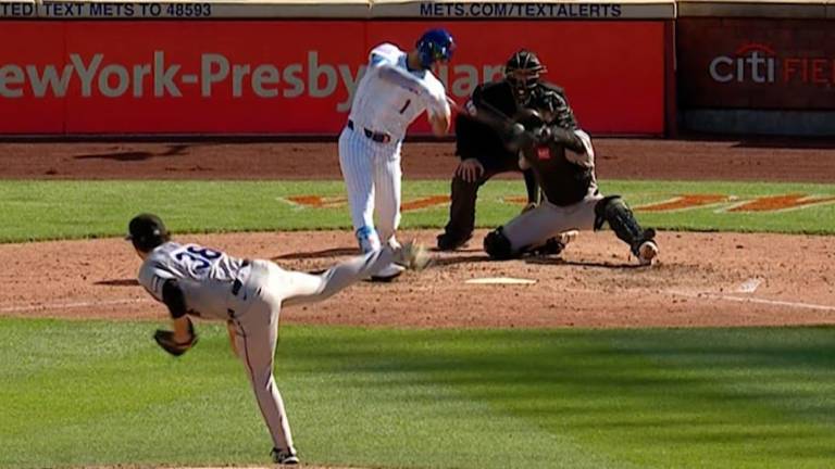 Víctor Vodnik se quedó con su cuarto salvamento de la temporada para los Rockies.