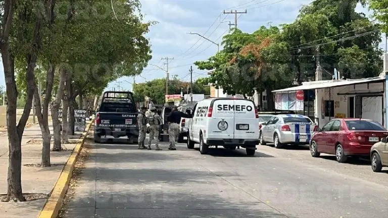 Autoridades militares y policiacas resguardaron el área recreativa de la colonia San Juan tras el ataque armado.