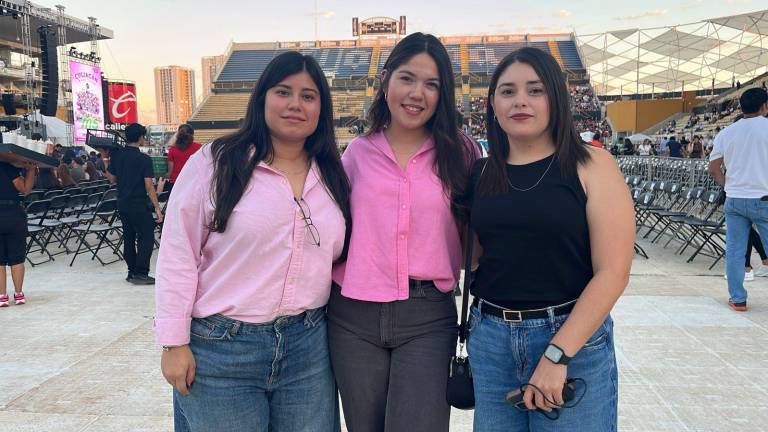 Bailan y cantan al ritmo de la Banda MS