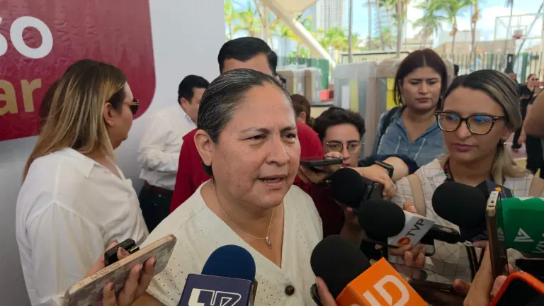 La Alcaldesa de Mazatlán Minerva Osuna Zavala informa sobre el censo de afectaciones por las lluvias.