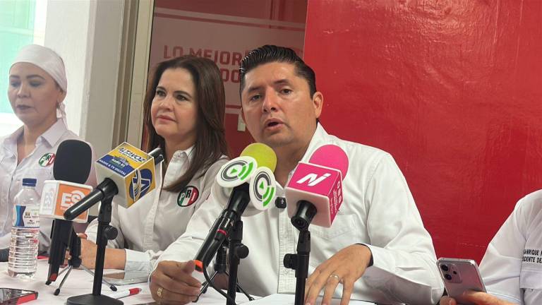 Conferencia del PRI en el norte de Sinaloa.