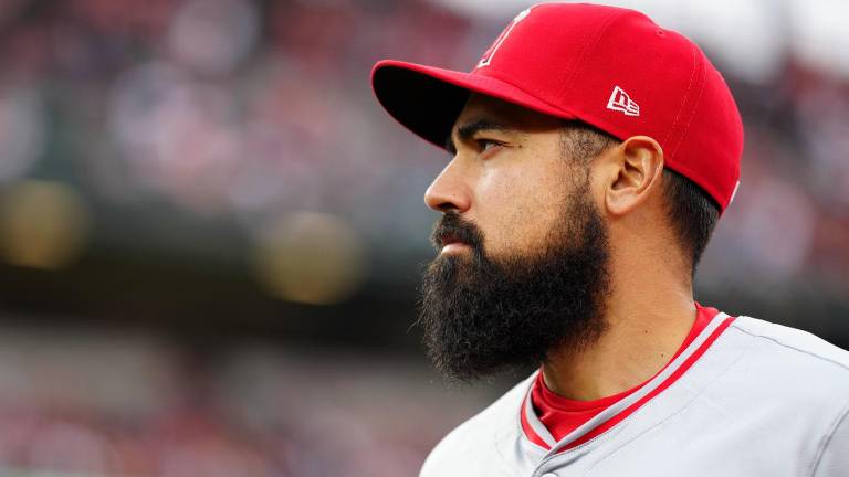 Anthony Rendón aceptó que los Angelinos le reestructuraran su contrato.