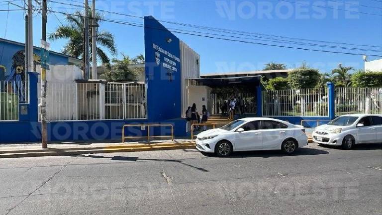 Operativo en Prepa UAS surge por reto viral; autoridades descartan riesgo real en plantel.