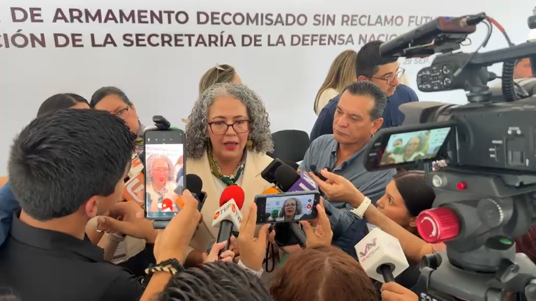 La Gobernadora de Sinaloa Graciela Domínguez Nava habla de la coordinación para atender contingencas por el Huracán Polo.