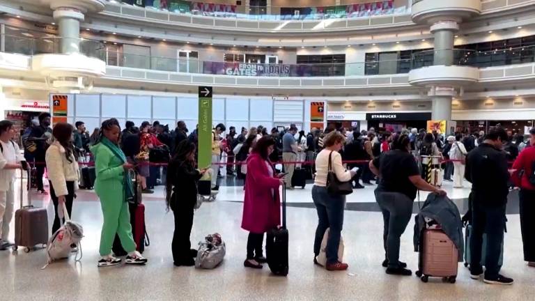 El Presidente Donald Trump anunció la medida extraordinaria en una publicación en redes sociales el domingo por la mañana.