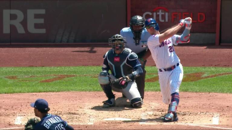 Pete Alonso da su jonrón 16.