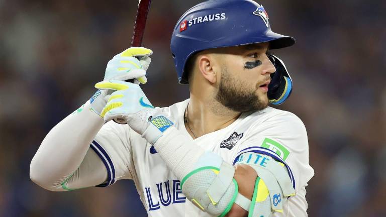 Bo Bichette es pretendido por los Filis, con quienes, de acuerdo a reportes, sostuvo una reunión.