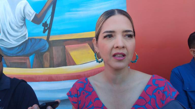 La Alcaldesa de Mazatlán Estrella Palacios Domínguez informó de obras para garantizar el abasto de agua en la zona rural.